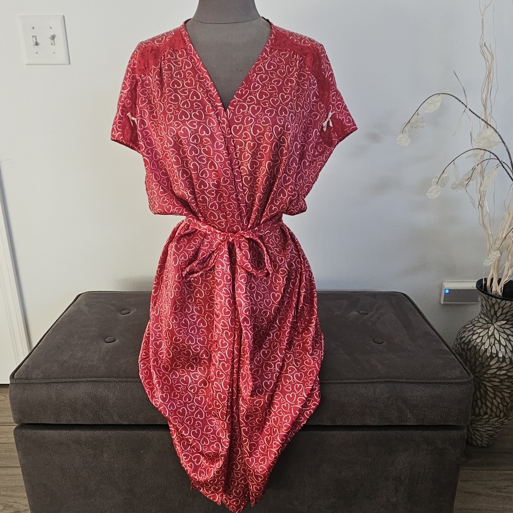 Morgan Taylor Red Heart Print Robe